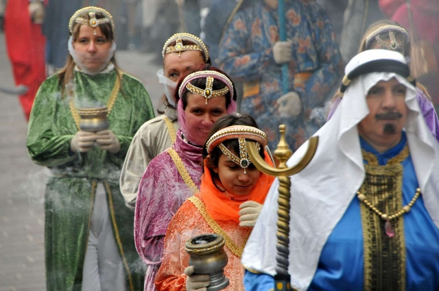 Villasanta, corteo dei magi 2011La sfilata ha un quarto di secolo