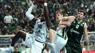 Basket: “invincibili” MontepaschiAllenamento a sorpresa a Desio