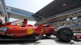 Button e BrawnGp anche in CinaFerrari in difficoltà e senza Kers