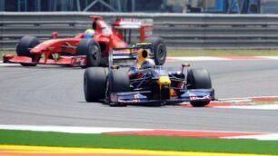 Gp Cina, in pole Vettel e RedBullButton quinto, Ferrari dietro