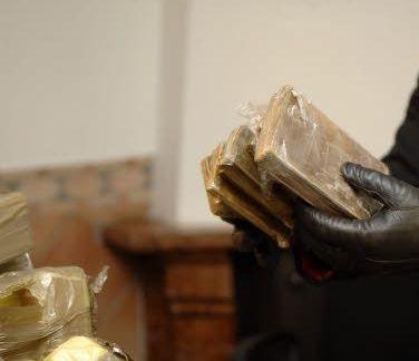Muggiò, vende le tecno-sigaretteE poi arrotonda con l’hashish