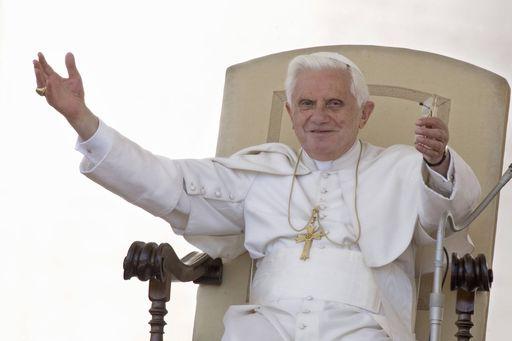 Benedetto XVI arriva in BrianzaLa burla di Concorezzo.org
