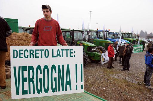 Europa, Coldiretti lancia l’allarmePericolo multe per le quote latte