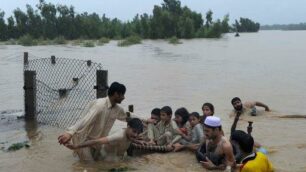 Alluvione, i pakistani «brianzoli»«Farmacisti, donate medicinali»