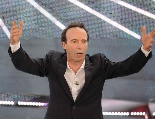 Arcore, Benigni cittadino onorarioLui lo chiede, Vorrei.org rilancia