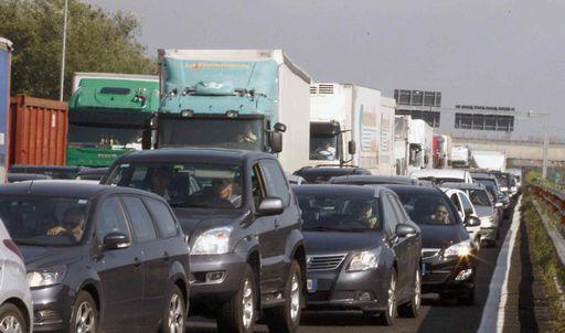 Incidente, A4 bloccata ad AgrateTraffico in tilt verso Bergamo