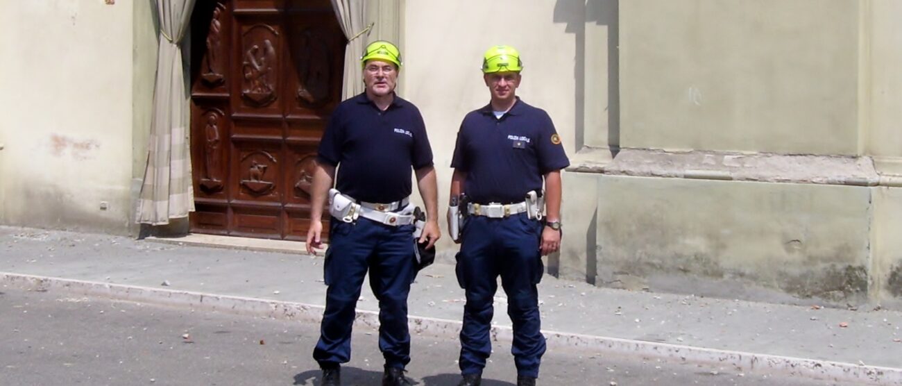 Polizia e carabinieri per il sismaViveri e recupero di opere d’arte