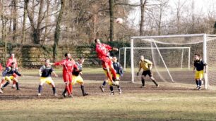 Calcio, Vedano e Muggiò in biancoPosta divisa nel derby di Seconda