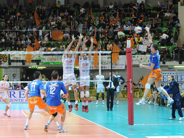 Volley, il sogno dura quattro setma la Gabeca perde col Trentino