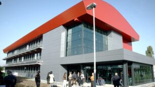 Desio, studente del liceo Majoranaminaccia di buttarsi dalla finestra