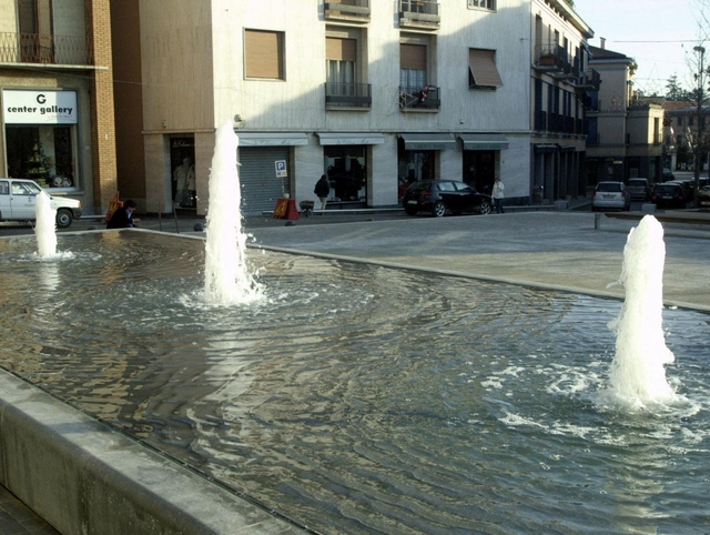 Giussano, bolletta da capogiroNuovo misuratore alla fontana