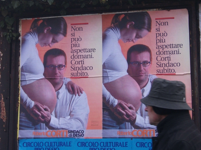 Manifesto con la moglie incintaDesio, Corti (Pd) fa discutere
