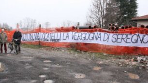Seregno: via Locatelli,”benvenuto” pieno di buche
