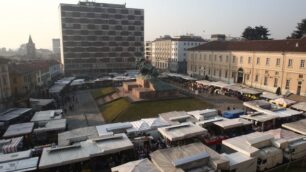 Altro cantiere, mercato nel caosTrasloco per 48 bancarelle