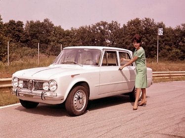 Il mio amore si chiama GiuliaLa cinquantenne dell’Alfa Romeo