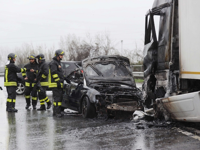 Seveso, incidente nel LodigianoMuore carbonizzato un 32enne