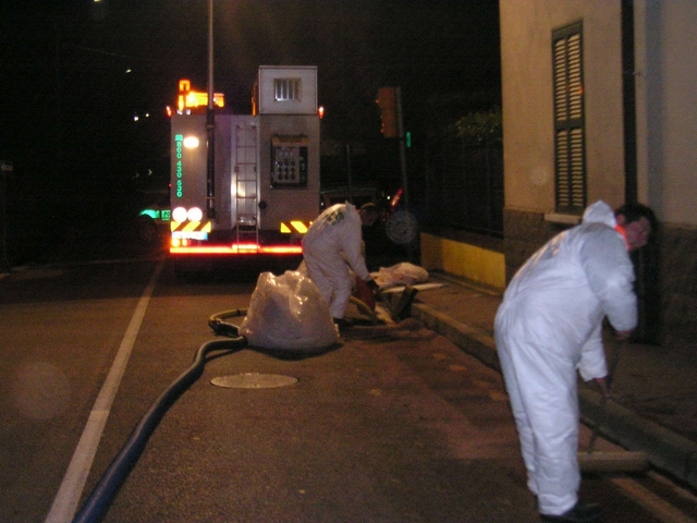 Albiate: squarcio al serbatoio,150 litri di gasolio in strada