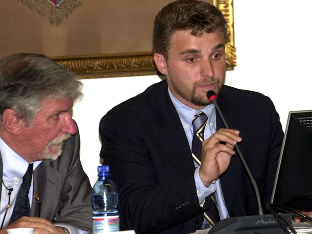 Voto ad Arcore, il Pdl perde pezziAmbrosini si candida da solo