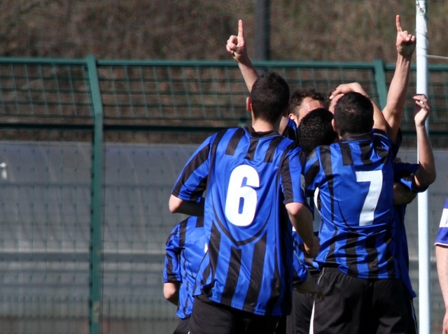 Calcio, un solo coro a Renate:«Ce ne andiamo ai playoff…»