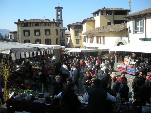 Polenta da passeggioalla Fiera di Gandino