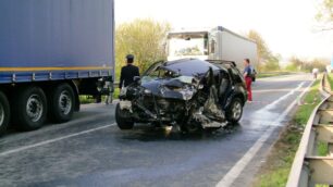 Giussano, con l’auto contro un tirMuore assicuratore di 73 anni