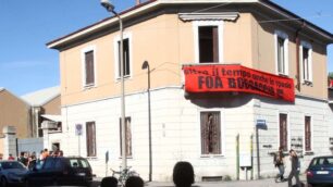 Monza, ex fabbrica resta occupataOrdine pubblico: tutto tranquillo