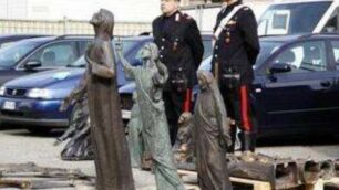 Monza, furgone con statue e crociBanda dei cimiteri ha ore contate?
