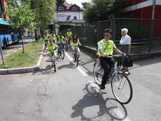 Monza, a piedi o sulle due ruoteA scuola per difendere l’ambiente