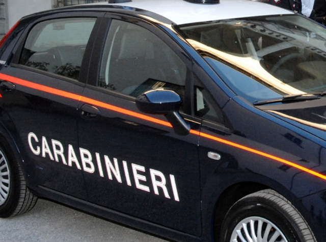 Cesano, aggredisce donna in auto:mani al collo, fermato dai passanti