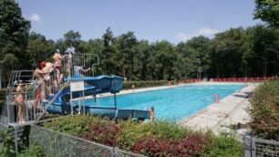 Monza, piscina coperta nel parco:il progetto Sias che non convince