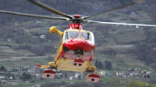 Bloccate dalla neve in montagnaDue amiche salvate dall’elicottero