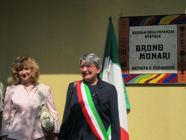 Un asilo dedicato a Bruno MunariCerimonia di intitolazione a Nova