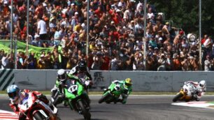 Sbk, Sykes vicino ai 340 all’oraSuperpole al via su pista bagnata
