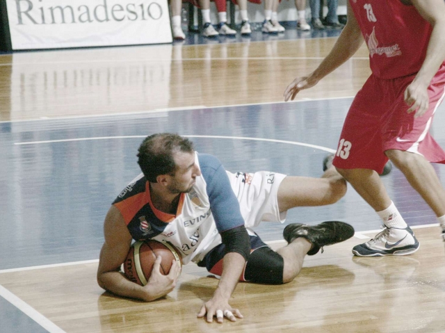 Rimadesio brutta, Costa Volpinofa sua la prima semifinale playoff