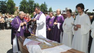 L’abbraccio di tutta Lissonea monsignor Luigi Allievi