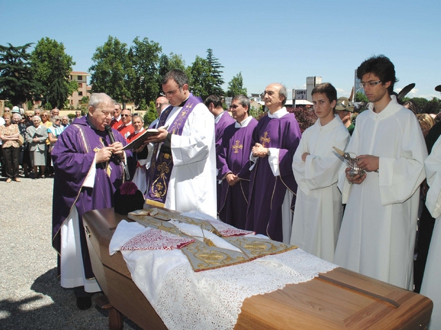 L’abbraccio di tutta Lissonea monsignor Luigi Allievi