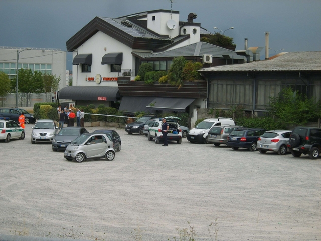 Verano, pota cespugli sul terrazzoPrecipita per quattro metri: grave