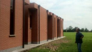 Cimitero, ladri con le ali ai piediCustode sente rumori, già spariti