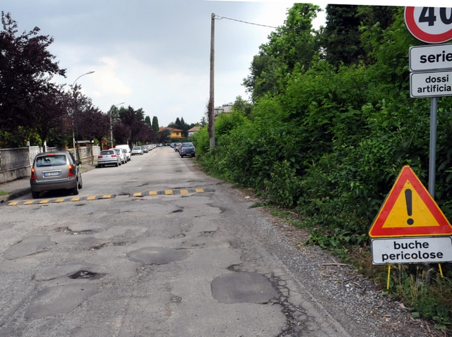 A Seveso vince la Croce biancaComune toglie i dossi dalle strade