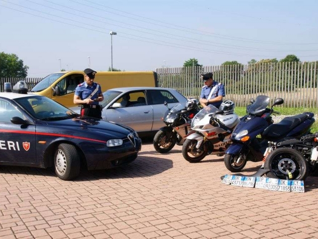Desio, arrestata banda di moldaviIn un garage auto e moto rubate