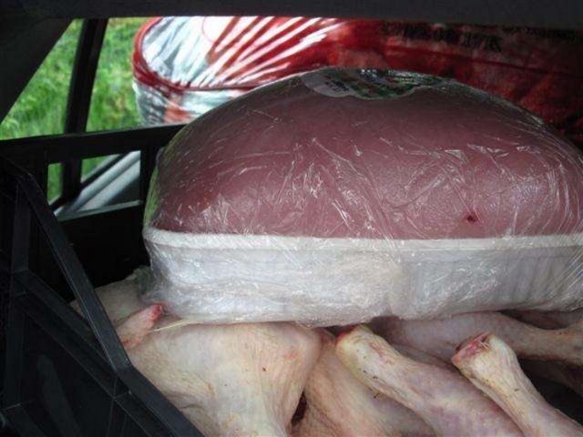 Giussano, carne e latte nel bauledell’auto: macellaio multato