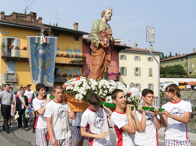 Ponte San Pietrofesteggia i patroni