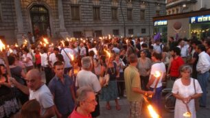 Monza, fiaccolata anti-Pgt rovina piazza: Comune chiede danni