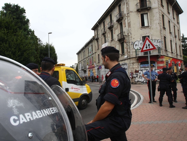 Monza, Foa Boccaccio sgomberatoLe forze dell’ordine in via Durini