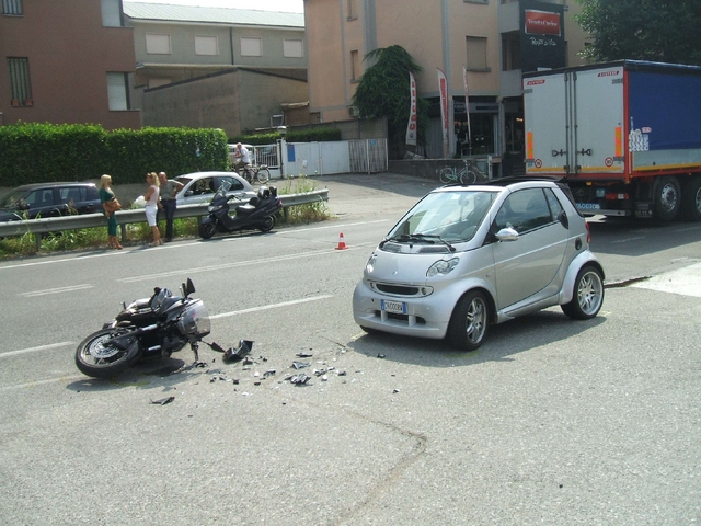 Sovico, incidente mortale sulla Sp28enne schiacciato da un camion