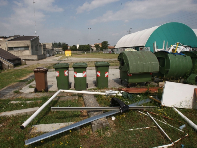 Centro sportivo di Brugherio:il Pd fotografa la desolazione