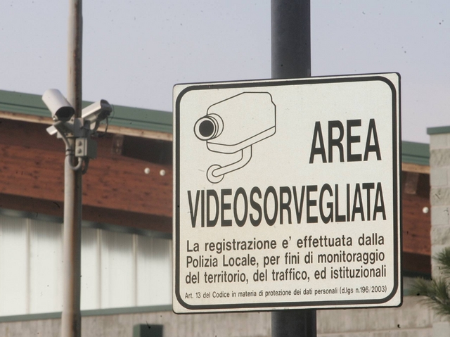 Auto in centro, 11 telecamerecontro i monzesi ”furbetti”