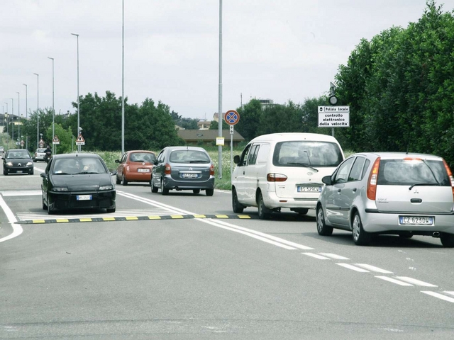 Muggiò, via Falcone doppio senso: promossa con riserva