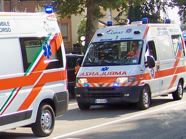 Vimercate, investiti otto pedoniSul posto vari mezzi del 118