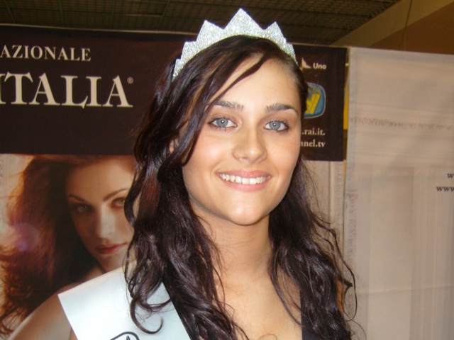 La padernese Jessica Infante«reginetta» di Milano: Miss 2011